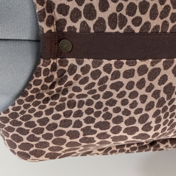 Soft Surroundings Size Med Animal Print PJ Top - Picture 4 of 5